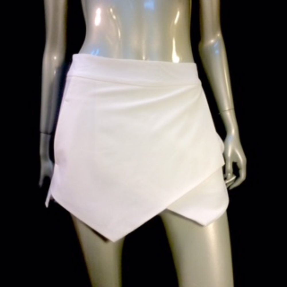 Saks Fifth Avenue White Wrap Shorts - NWT
